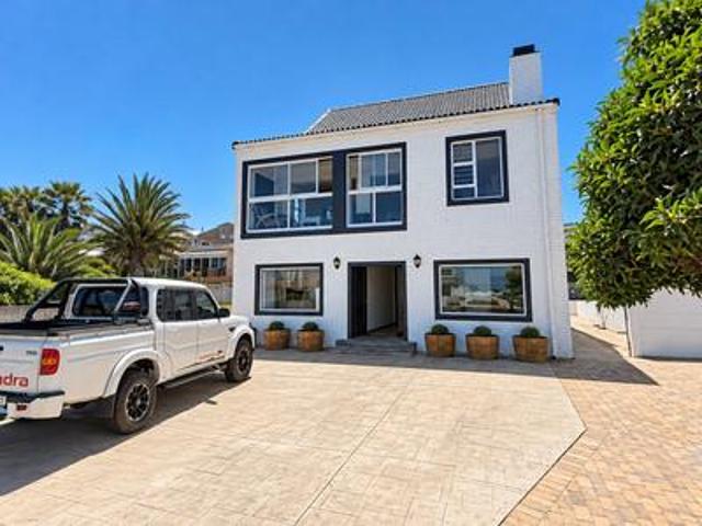 House for sale in Yzerfontein, Swartland Local Municipality