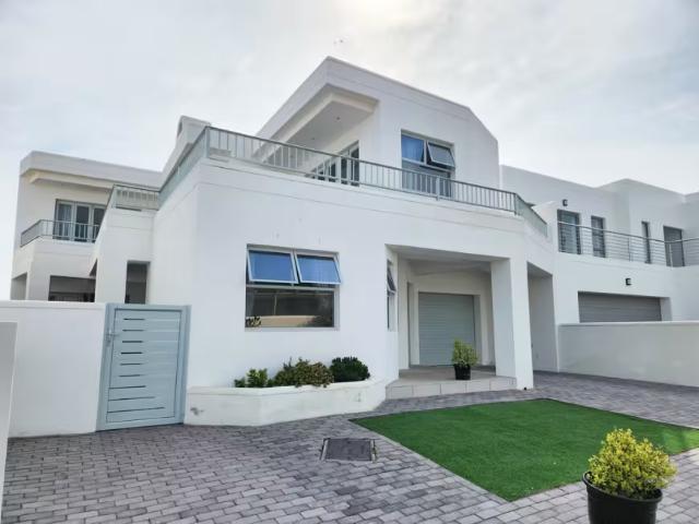 House for sale in Paradise Beach, Kouga Local Municipality