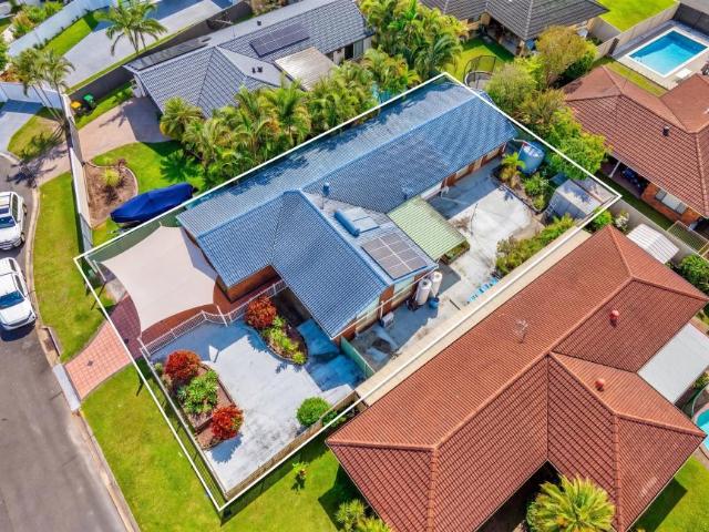 House for sale in Paradise Point, Gold Coast City
