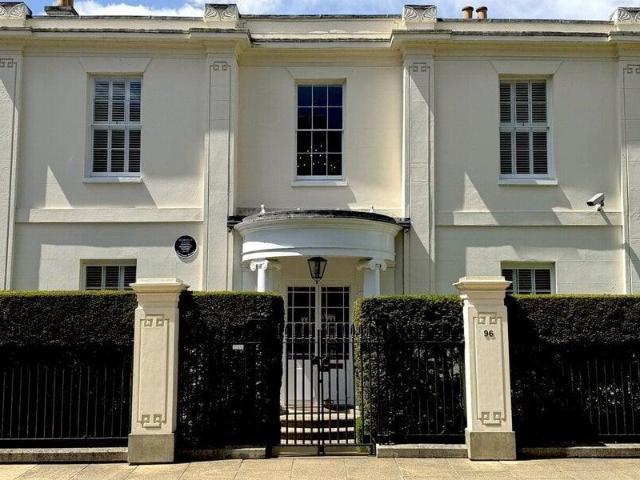 House for sale in Cat Hill, England