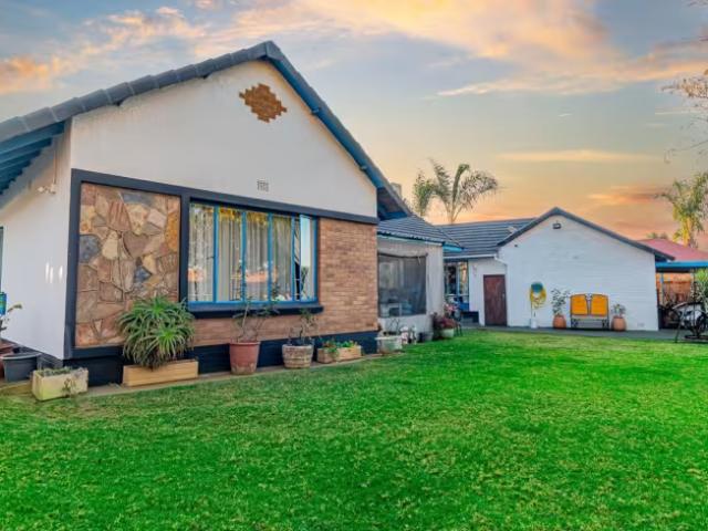 House for sale in Raceview, Alberton
