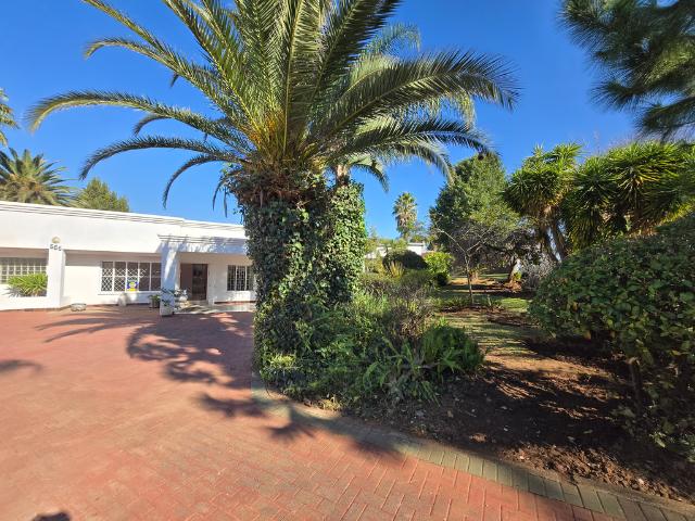 House for rent in Waterkloof, Gauteng