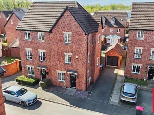 House for sale in Higher Irlam, Salford