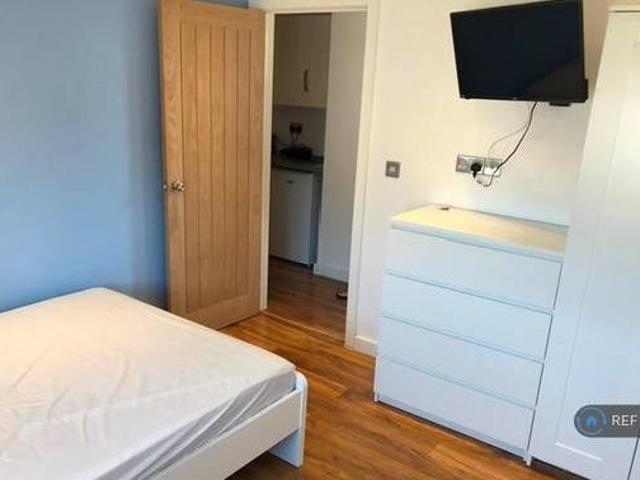 House for rent in Surrey
