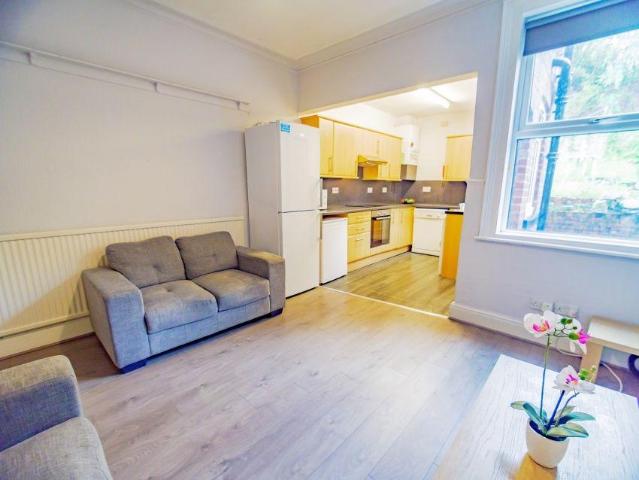 Room for rent in Kenwood, South Yorkshire