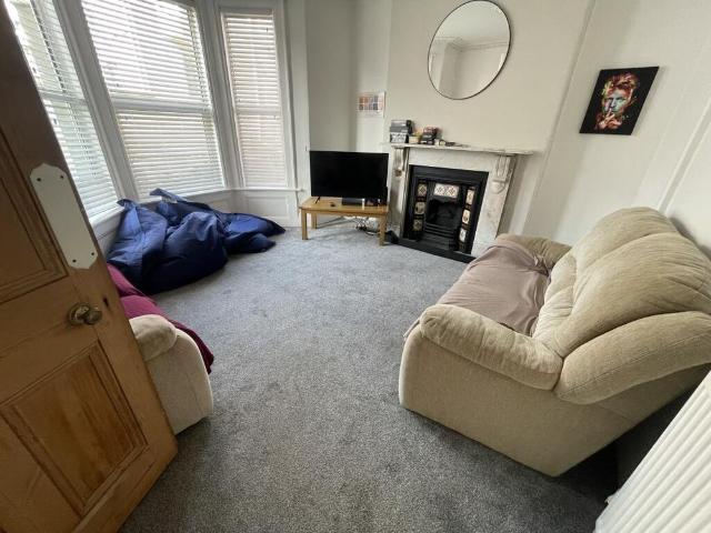 Room for rent in Beaumont Estate, Greater London