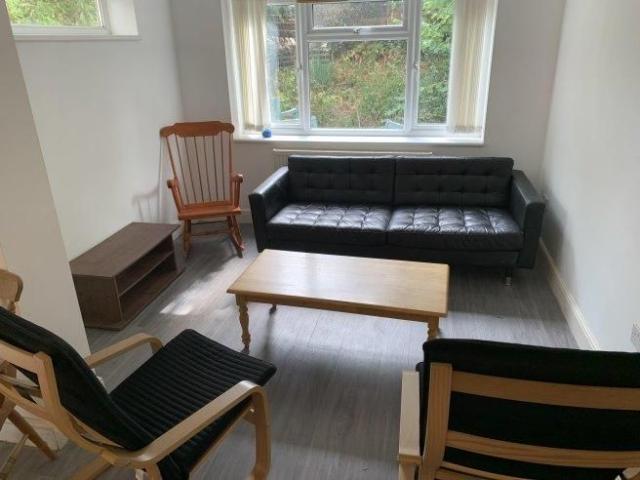 Room for rent in St. Dunstan's, The Bridge