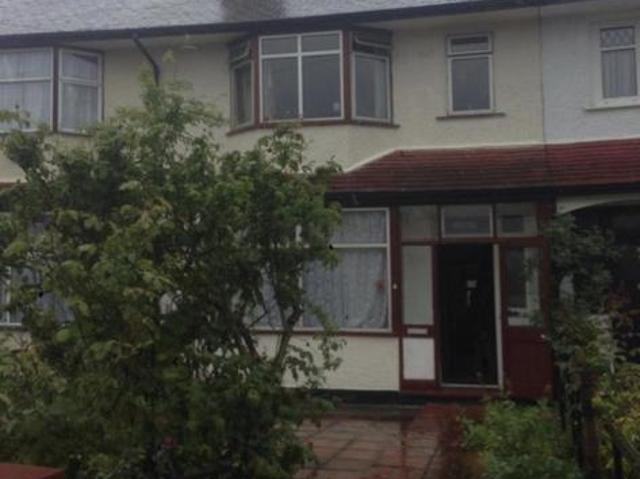 Room for rent in London Borough of Merton, Mitcham