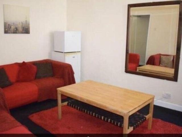 Room for rent in Crofton, West Yorkshire