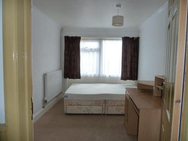 Room for rent in Hales Place, The Bridge