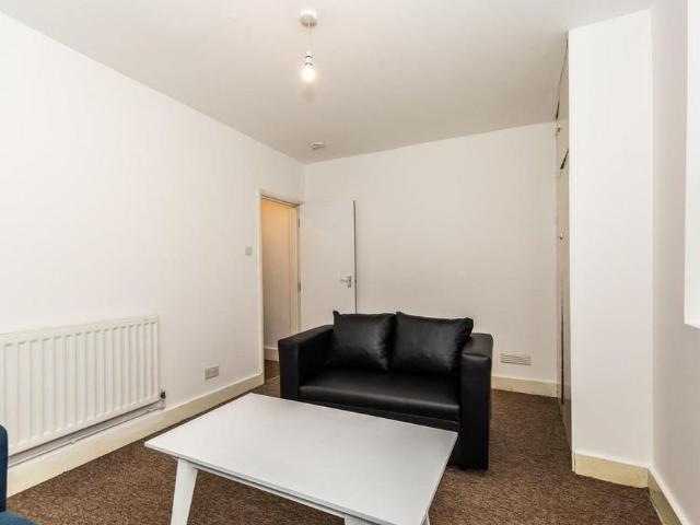 Room for rent in Round Hill, Brighton & Hove