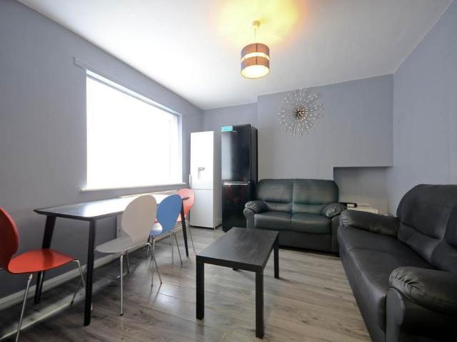 Room for rent in Salisbury, Wiltshire