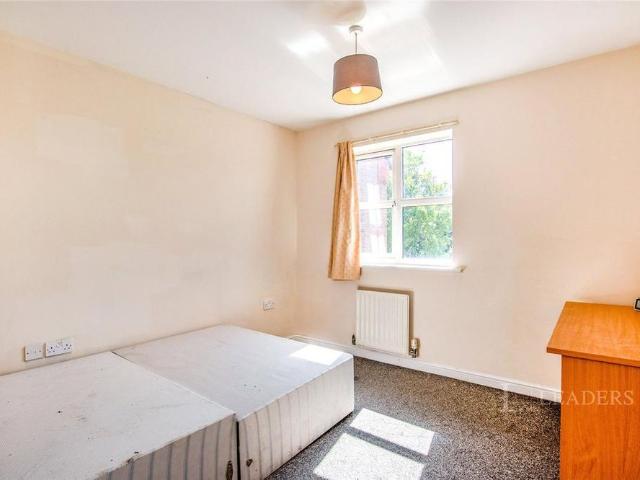 Room for rent in St John's, Worcestershire