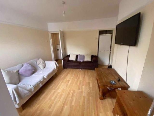 Room for rent in Epsom, Surrey