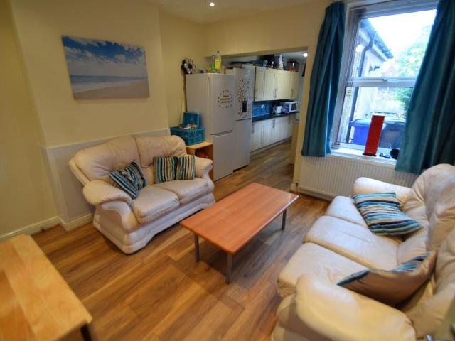 Room for rent in City Centre, Isle Of Man