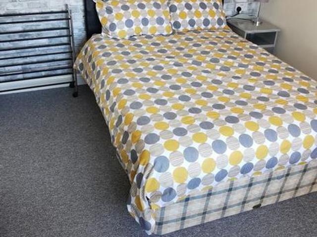 Room for rent in Chadsmoor, Staffordshire