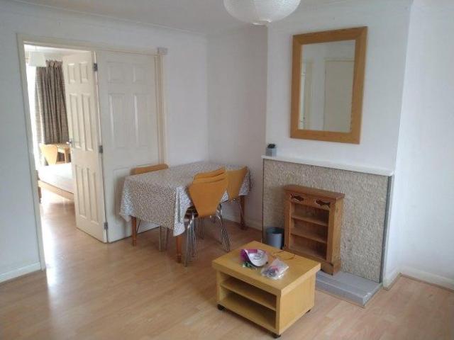 Room for rent in St. Dunstan's, The Bridge
