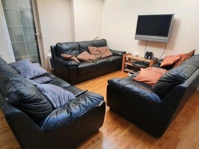 Room for rent in Sedgley Park, Bury