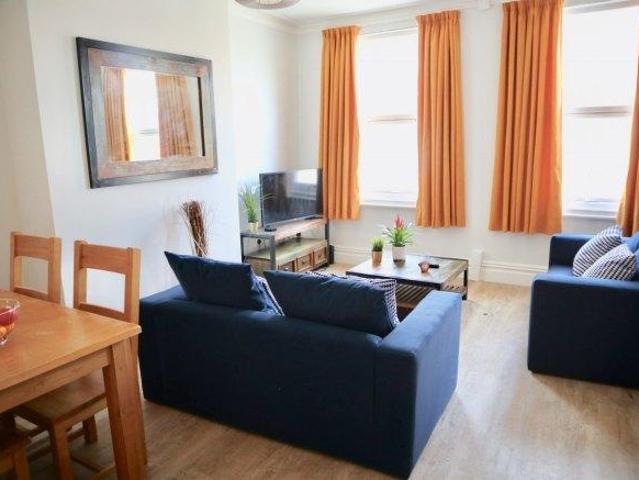 Room for rent in Calderstones