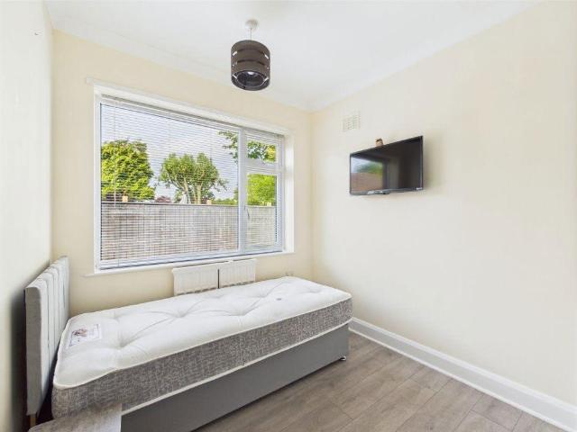 Room for rent in Cowbridge, Boston