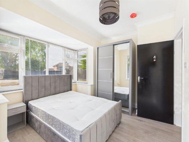 Room for rent in Cowbridge, Boston
