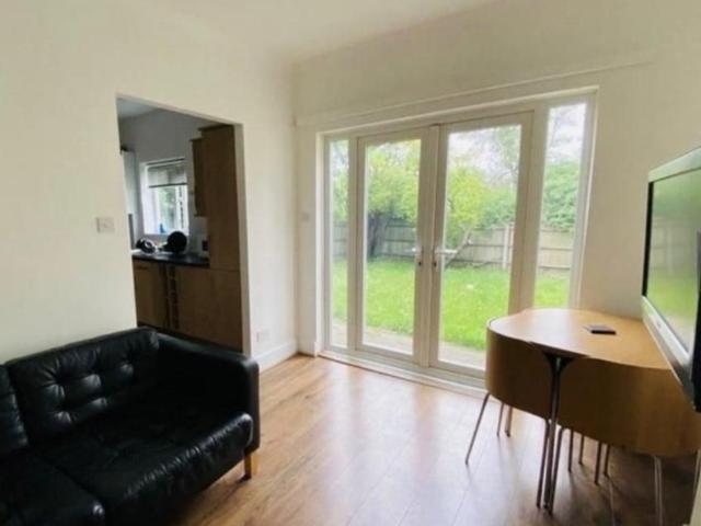 Room for rent in Greenwich Peninsula, Greater London