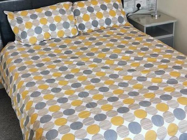Room for rent in Chadsmoor, Staffordshire