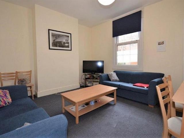 Room for rent in Saint George's, Isle Of Man