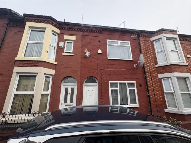 Room for rent in Elm Park, Calderstones