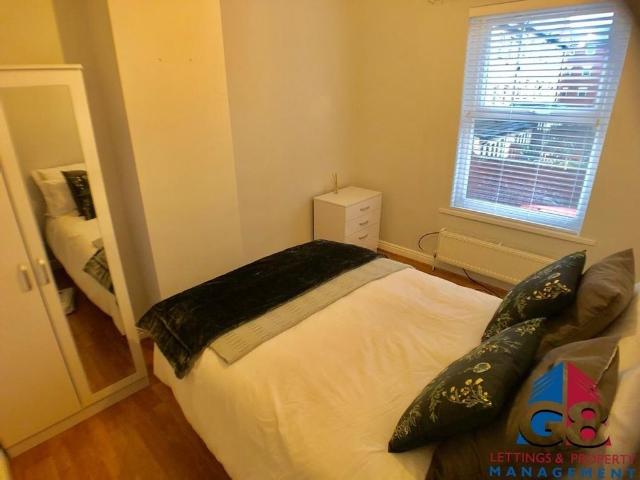 Room for rent in Shaw Lands, South Yorkshire