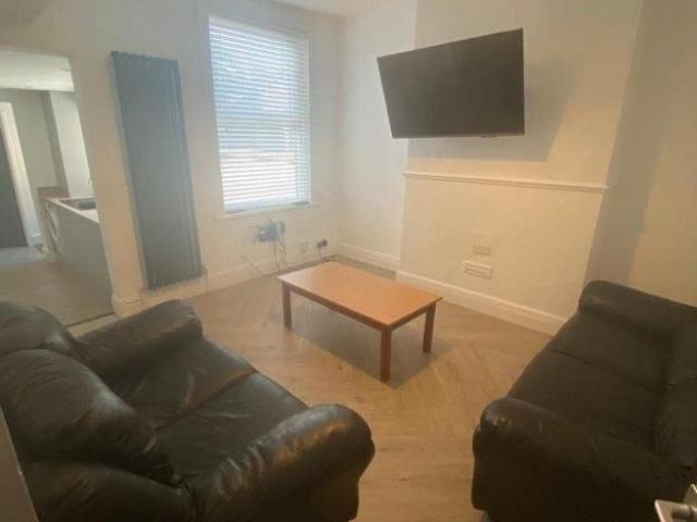 Room for rent in Withycombe, Budlake