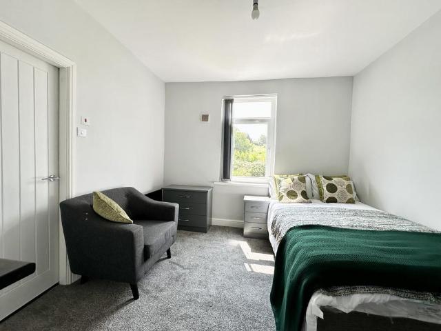 Room for rent in Royston, Barnsley