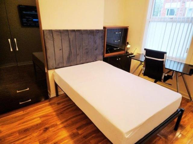Room for rent in Elmfield, Leicestershire