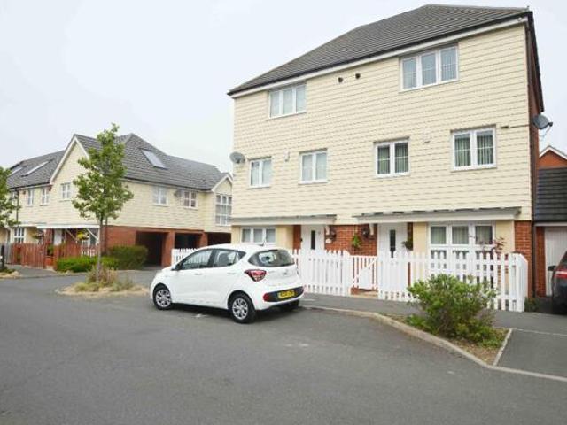 House for sale in Slough, Cippenham
