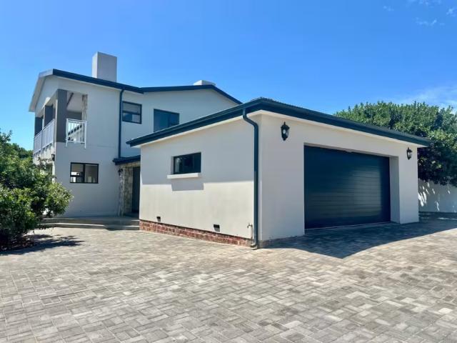 House for sale in Stilbaai, Garden Route District Municipality