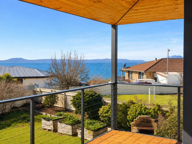 House for sale in Swansea, Glamorgan-Spring Bay