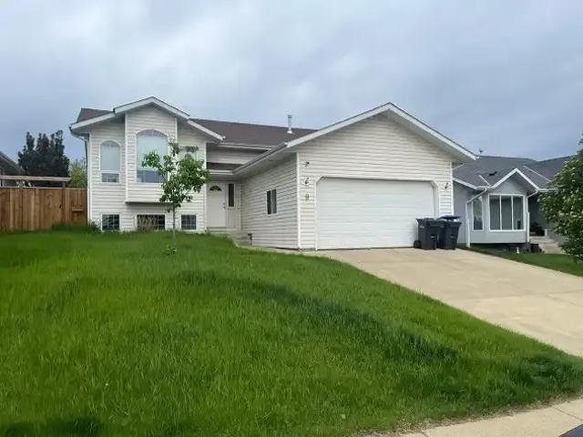 House for rent in Sylvan Lake, Alberta