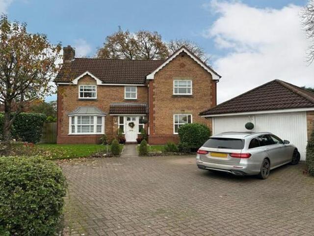 House for sale in Timperley, Timperley