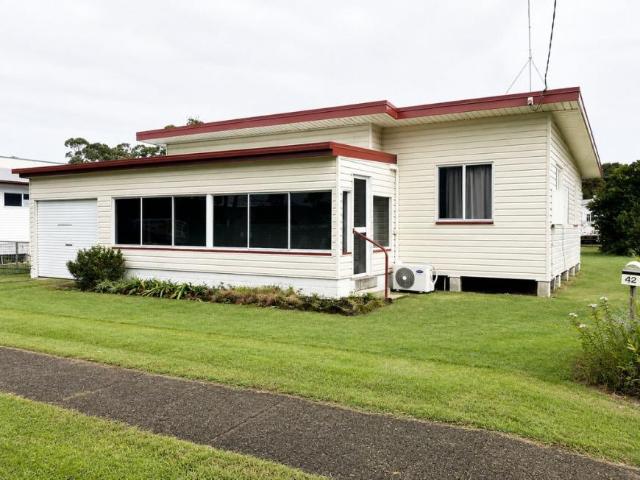 House for rent in Tin Can Bay, Queensland