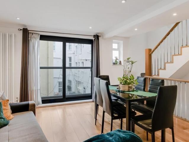 House for rent in South Hampstead, Greater London