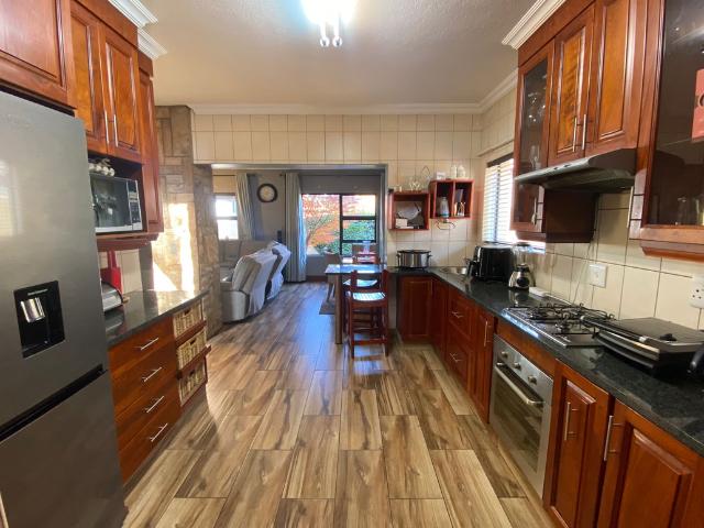 House for rent in Hartbeespoort Dam Nature Reserve, North West