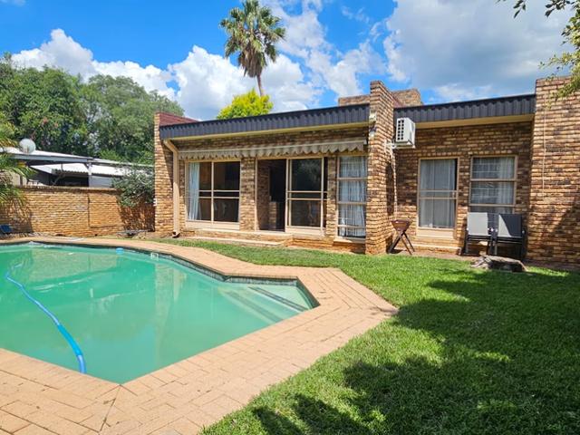 House for rent in Hartbeespoort Dam Nature Reserve, North West