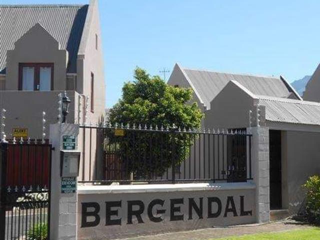 House for rent in La Colline, Stellenbosch Local Municipality