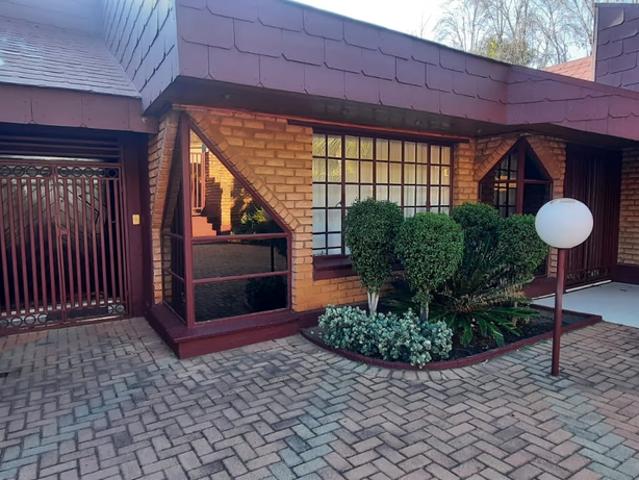 House for rent in Waterkloof, Gauteng