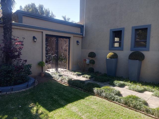 House for rent in Waterkloof, Gauteng