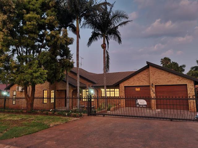 House for rent in Waterkloof, Gauteng