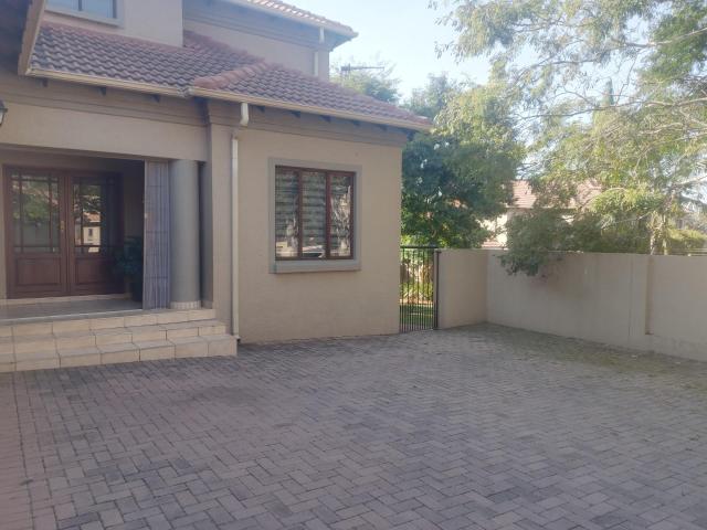 House for rent in Waterkloof, Gauteng
