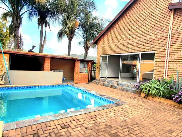 House for rent in Waterkloof, Gauteng
