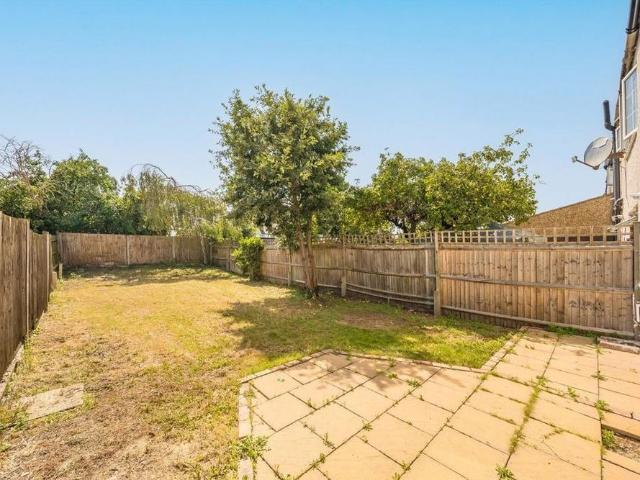 House for rent in Summerstown, Greater London