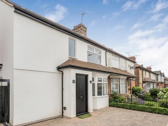 House for rent in East Barnet, Greater London